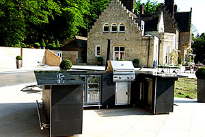 Outdoor Kitchens & BBQ's